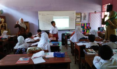Memandu Siswa Pendidikan Dasar Lebih Mandiri Untuk Efektivitas PJJ
