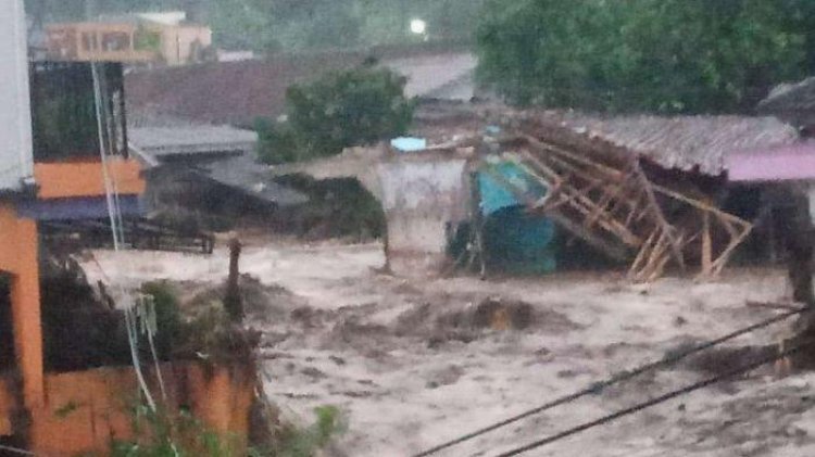 Banjir hingga Tanah Longsor Dikabarkan Timpa Kab Sukabumi Jabar