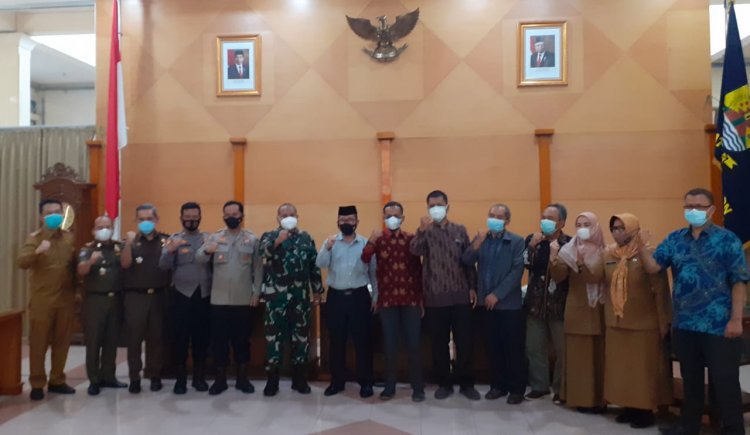 Jelang Pilkades di Kabupaten Cirebon, Bupati Imron Gandeng Akademisi Untuk Curah Ilmu
