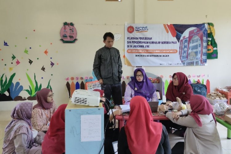 Akademisi UM Cirebon Berikan Workshop Penyusunan Kurikukm Merdeka dan Pembuatan Media Ajar Digital kepada Guru-Guru TK Labschool UMC