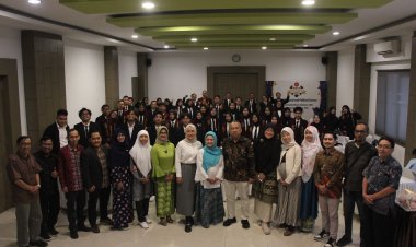 Gelar Yudisium, 45 Mahasiswa FISIP UMC Resmi Sandang Gelar Sarjana dan Diploma