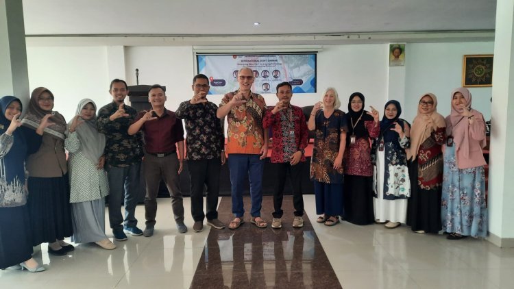 Hadirkan Akademisi University of Gloucestershire UK, FKIP UMC Gelar International Joint Seminar Bahas Teknologi dan Pendidikan