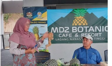 Soft Diplomacy Nanas FKIP UMC di Malaysia