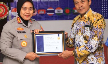 UMC Beri Penghargaan Global Safety Ambassador untuk Kombes Pol Sumarni