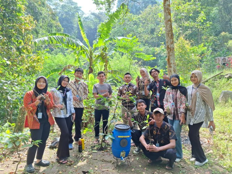 KKM UMC Desa Gunungwangi Konversi Ampas Kopi Jadi Pupuk