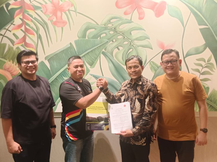 UMC dan Universitas PGRI Adi Buana Surabaya Perkuat Tridarma Lewat Penandatanganan MoU