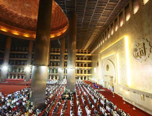 Dari Istiqlal, Mahasiswa FKIP UMC Kirim Doa untuk Gaza dan Dunia Islam