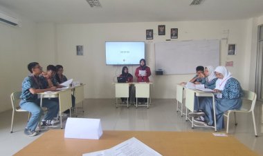 Wujud Tanggung Jawab Prodi Unggul, FH UMC Sukses Gelar Adu Gagasan Pelajar Cirebon