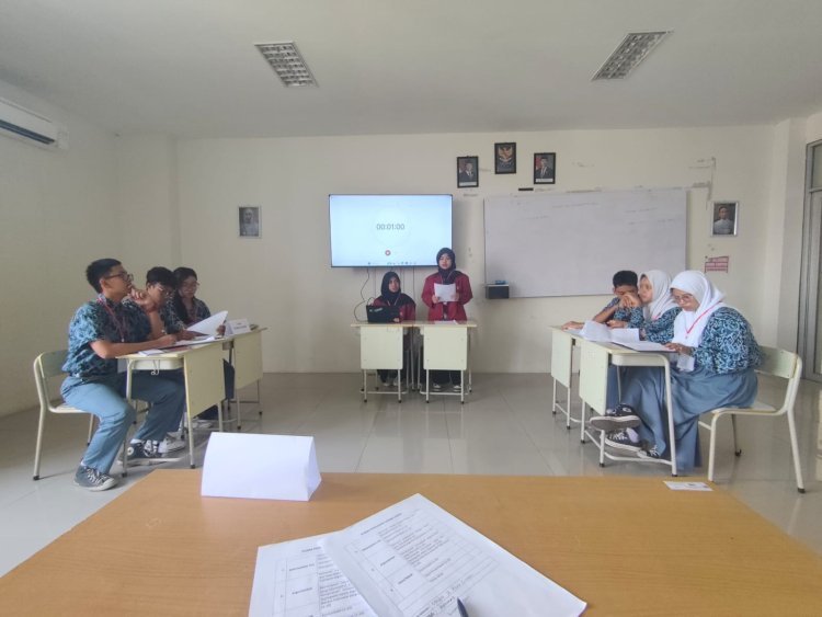 Wujud Tanggung Jawab Prodi Unggul, FH UMC Sukses Gelar Adu Gagasan Pelajar Cirebon