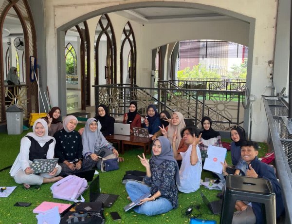 Senja di Teras Raya: Ketika Ruang Akademis dan Spiritual Menyatu di Kampus UMC