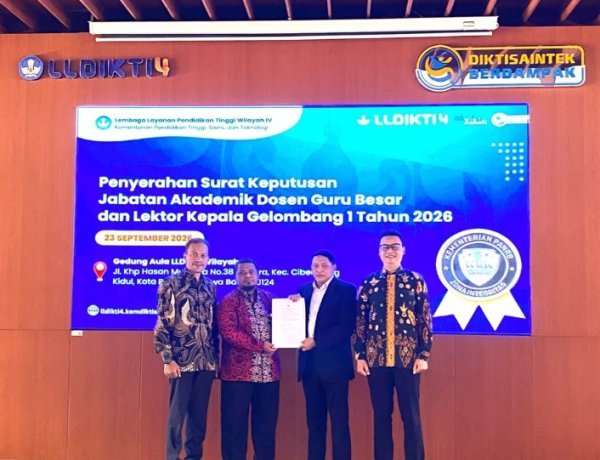 UMC Raih Capaian Bersejarah Lewat Penyerahan SK Guru Besar Prof. Abdul Karim dari LLDIKTI IV