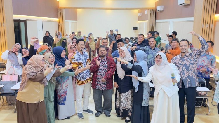 Prof. Abdul Karim Jadi Guru Besar Pertama FKIP UMC, Dekan: Jadi Penyemangat Dosen