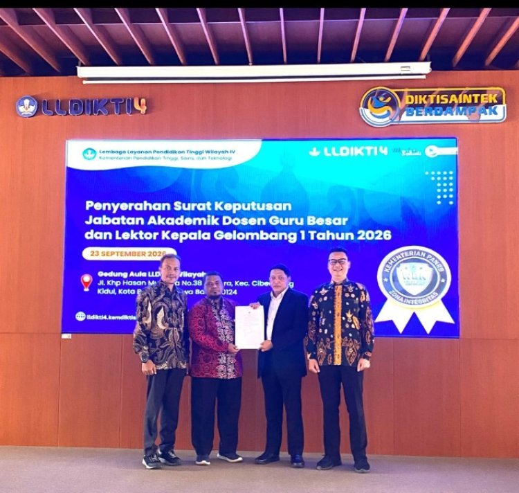 UMC Raih Capaian Bersejarah Lewat Penyerahan SK Guru Besar Prof. Abdul Karim dari LLDIKTI IV